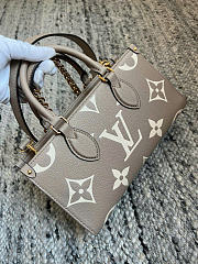 LV OnTheGo East West Bicolor Monogram Empreinte Dove Cream M23641 - 25x13x10cm - 3