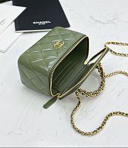 Chanel Clutch With Strap Shiny Lambskin & Gold Metal Green - 9.5×17×8cm - 5