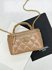 Chanel Clutch With Strap Shiny Lambskin & Gold Metal - 9.5×17×8cm - 3