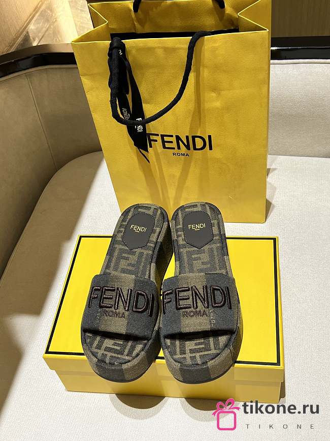 Fendi Sunshine Brown Fabric Flatform Slides - 1