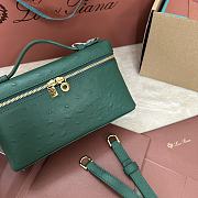 Polo Piana Extra Pocket L19 Ostrich Leather Green Malachite Gold Hardware - 11x19x7cm - 4