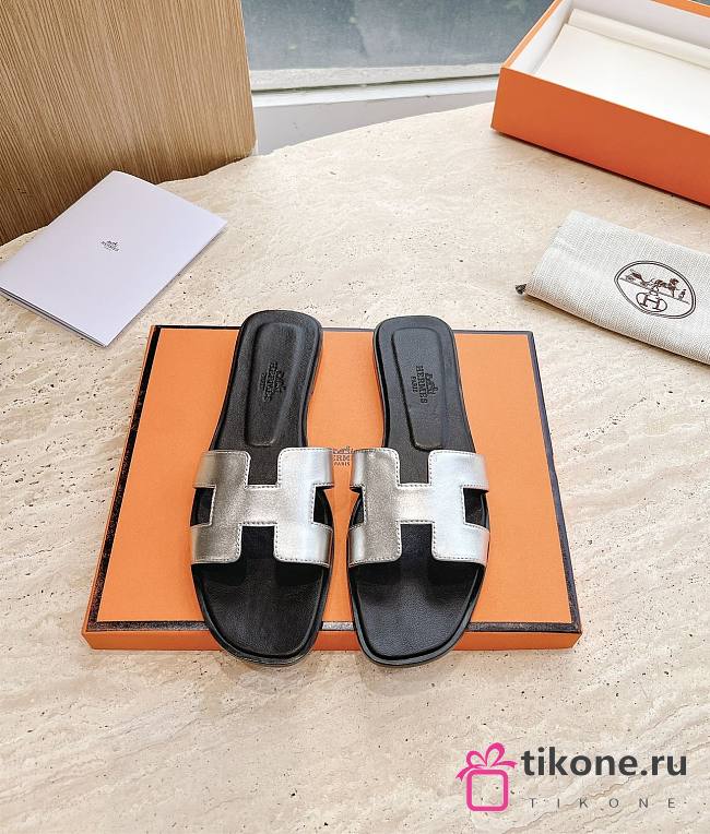 Hermes Oran Sandal Lamskin Silver - 1