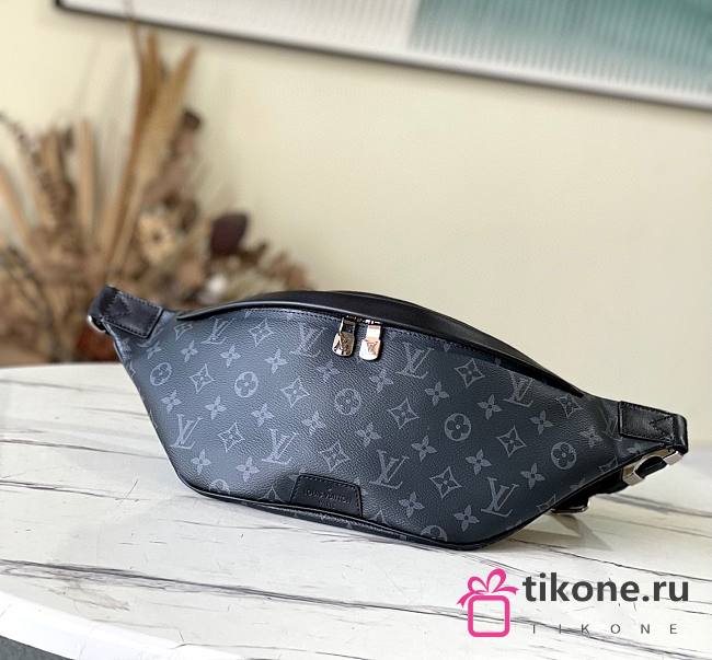 LV Discovery Bumbag PM Monogram Eclipse M46035 - 44x15x9cm - 1