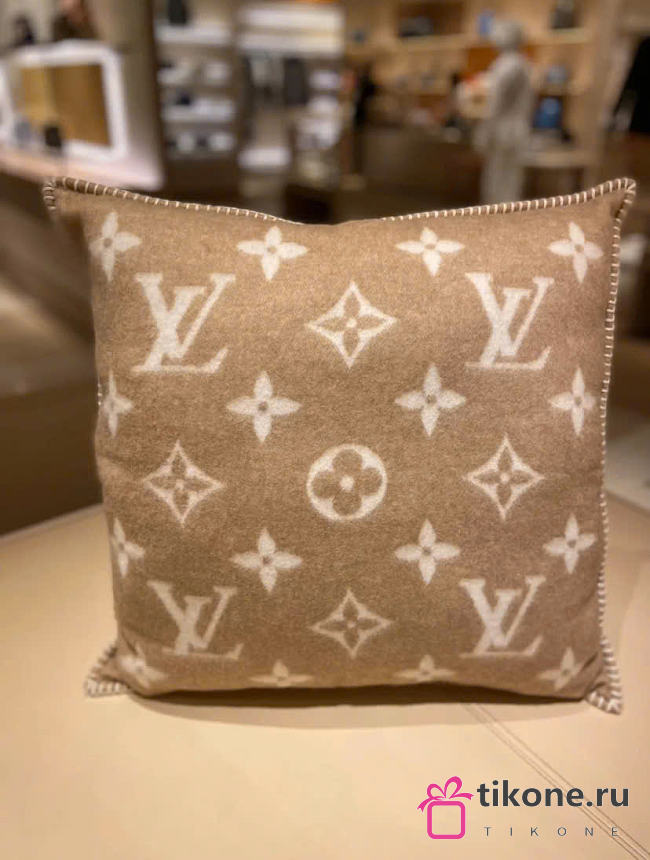 LV Neo Monogram Cushion Beige M79271 - 1