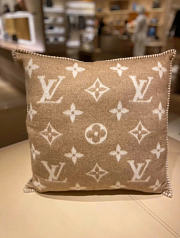 LV Neo Monogram Cushion Beige M79271 - 1