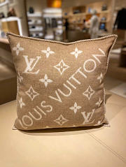 LV Neo Monogram Cushion Beige M79271 - 2