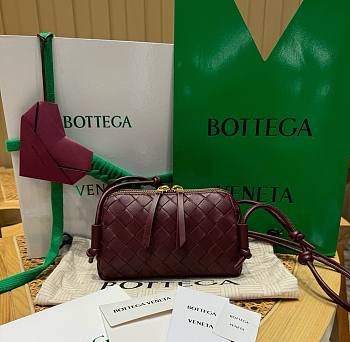 Bottega Veneta Intrecciato Concert Pouch Burgundy - 18.5x11.5x8.5cm