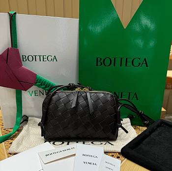 Bottega Veneta Intrecciato Concert Pouch Fondant - 18.5x11.5x8.5cm