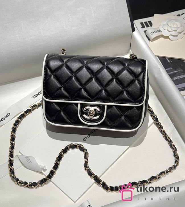 Chanel Mini Flap Bag Lambskin Black White - 19.5x13.5x7cm - 1