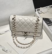 Chanel Flap Bag Lambskin White Black - 23.5x16.5x6.5cm - 6