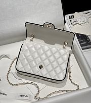 Chanel Flap Bag Lambskin White Black - 23.5x16.5x6.5cm - 5