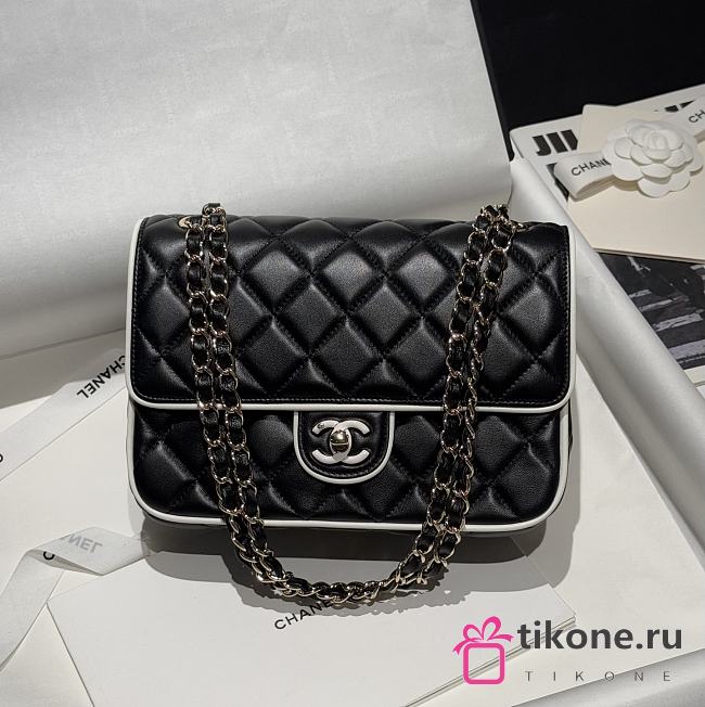 Chanel Flap Bag Lambskin Black White - 23.5x16.5x6.5cm - 1