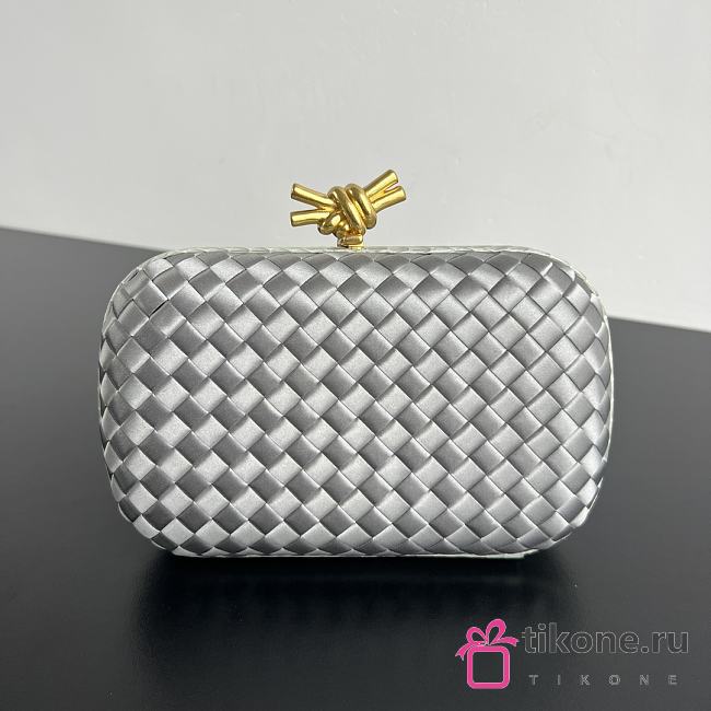 BV Pochette Knot Clutch Silk Silver - 20x12x5.5cm - 1