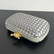 BV Pochette Knot Clutch Silk Silver - 20x12x5.5cm - 3