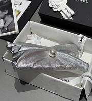 Chanel Clutch with Chain Metallic Lambskin Imitation Pearl & Gold-Tone Metal Silver - 14x24x5cm - 6
