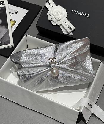 Chanel Clutch with Chain Metallic Lambskin Imitation Pearl & Gold-Tone Metal Silver - 14x24x5cm