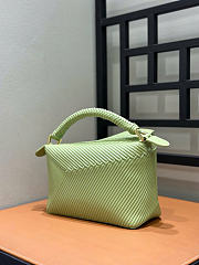 Loewe Small Puzzle Bag in Calfskin Light Pear - 24x16.5x10.5cm - 2