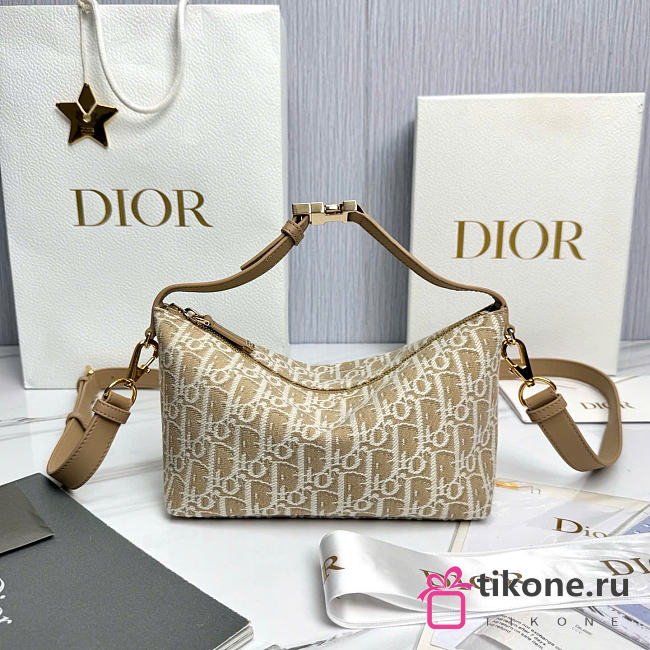 Medium DiorTravel Nomad Pouch Natural Dior Oblique Jacquard - 22x13x9.5cm - 1