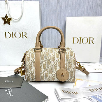 Dior Groove 20 Bag Natural Dior Oblique Jacquard - 20.5x13.5x12cm