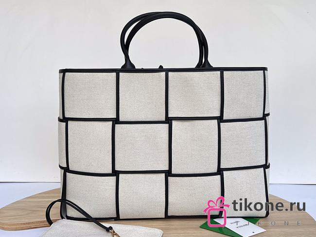 Bottega Veneta Arco Medium Large-trimmed Canvas Tote Bag In Natural - 46x34x12cm - 1