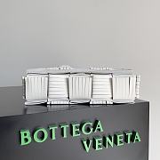 Bottega Veneta White Fringed Cassette Bag - 23x15x5.5cm - 6