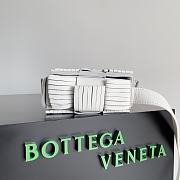 Bottega Veneta White Fringed Cassette Bag - 23x15x5.5cm - 4