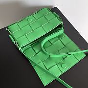 Bottega Veneta Green Fringed Cassette Bag - 23x15x5.5cm - 4