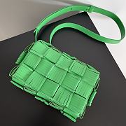 Bottega Veneta Green Fringed Cassette Bag - 23x15x5.5cm - 2