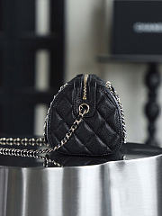 Chanel Classic Clutch With Chain Shiny Grained Calfskin Gold Tone Metal Black - 18.5x11.5x11cm - 3