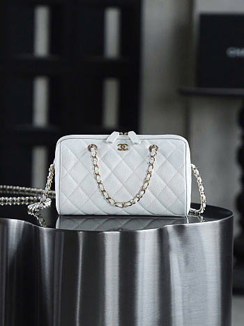 Chanel Classic Clutch With Chain Shiny Grained Calfskin Gold Tone Metal White - 18.5x11.5x11cm