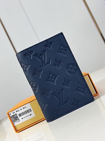 LV Passport Holder Monogram Shadow M14792 - 10x14x2.5cm