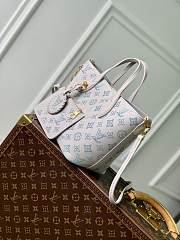 LV Blossom PM Mahina Leather Brume Gray M12088 - 20x20x12.5cm - 2