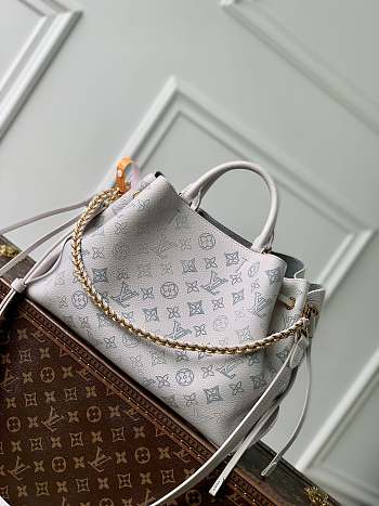 BV Bella Tote Mahina Leather Brume Gray M12127 - 32x23x13cm