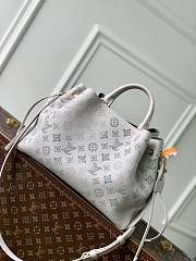 BV Bella Tote Mahina Leather Brume Gray M12127 - 32x23x13cm - 2