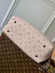 LV Bella Tote Mahina Leather Creme Beige M59203 - 32x23x13cm - 4