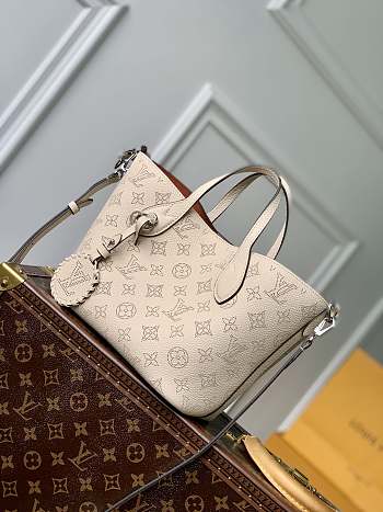 LV Blossom PM Mahina Leather Creme Beige M21909 - 20x20x12.5cm