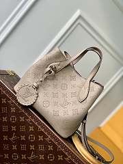 LV Blossom PM Mahina Leather Galet Beige M21849 - 20x20x12.5cm - 6
