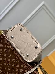 LV Blossom PM Mahina Leather Galet Beige M21849 - 20x20x12.5cm - 2