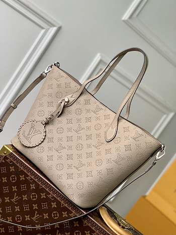 LV Blossom MM Mahina Galet Beige M21852 - 30x27.5x16cm