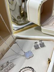 VCA Vintage Alhambra Pendant 18K White Gold Purple - 1