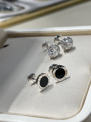 Bvlgari White Gold Earring with Black 