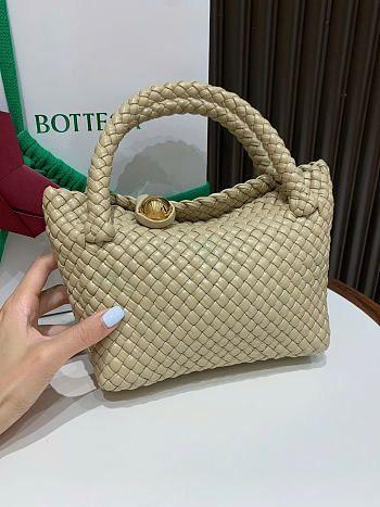Bottega Veneta Small Tosca Light Beige - 20x16.5x7cm