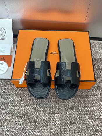 Hermes Oran Sandals Ostrich Leather In Black