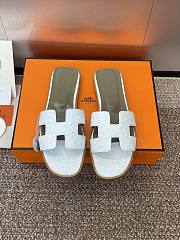 Hermes Oran Sandals Ostrich Leather In White - 4