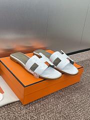 Hermes Oran Sandals Ostrich Leather In White - 2