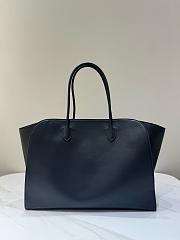 The Row Marlo 17 Bag in Leather Black - 43x30.5x16cm - 2