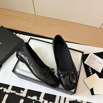 Chanel Quilted Leather CC Logo Black Ballerinas Black 