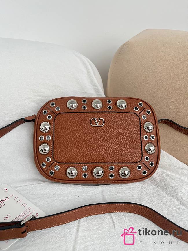 Valentino Garavani Nellcote Grained Calfskin Shoulder Bag Brown - 23x16x6cm - 1