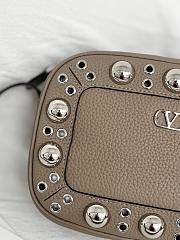 Valentino Garavani Nellcote Grained Calfskin Shoulder Bag Gray Elephent - 23x16x6cm - 6