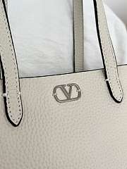 Valentino Garavani Nellcote Mini Grained Calfskin Shopping Bag White - 21x16x5cm - 5